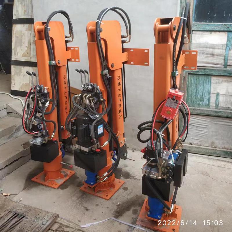 丰宁满族自治县重汽蓝牌随车吊 3.2吨 国六动力强 液压驱动 农用自卸起重机
